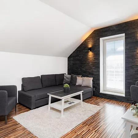 Beautiful Apartments With Parking In A Quiet Location Ostrava Exterior photo
